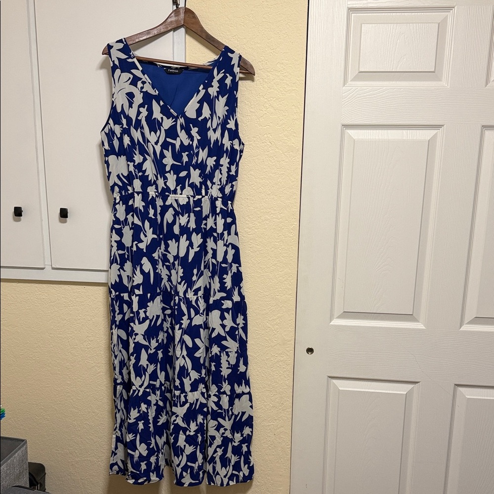 Elegant Blue and White Floral Maxi Dress